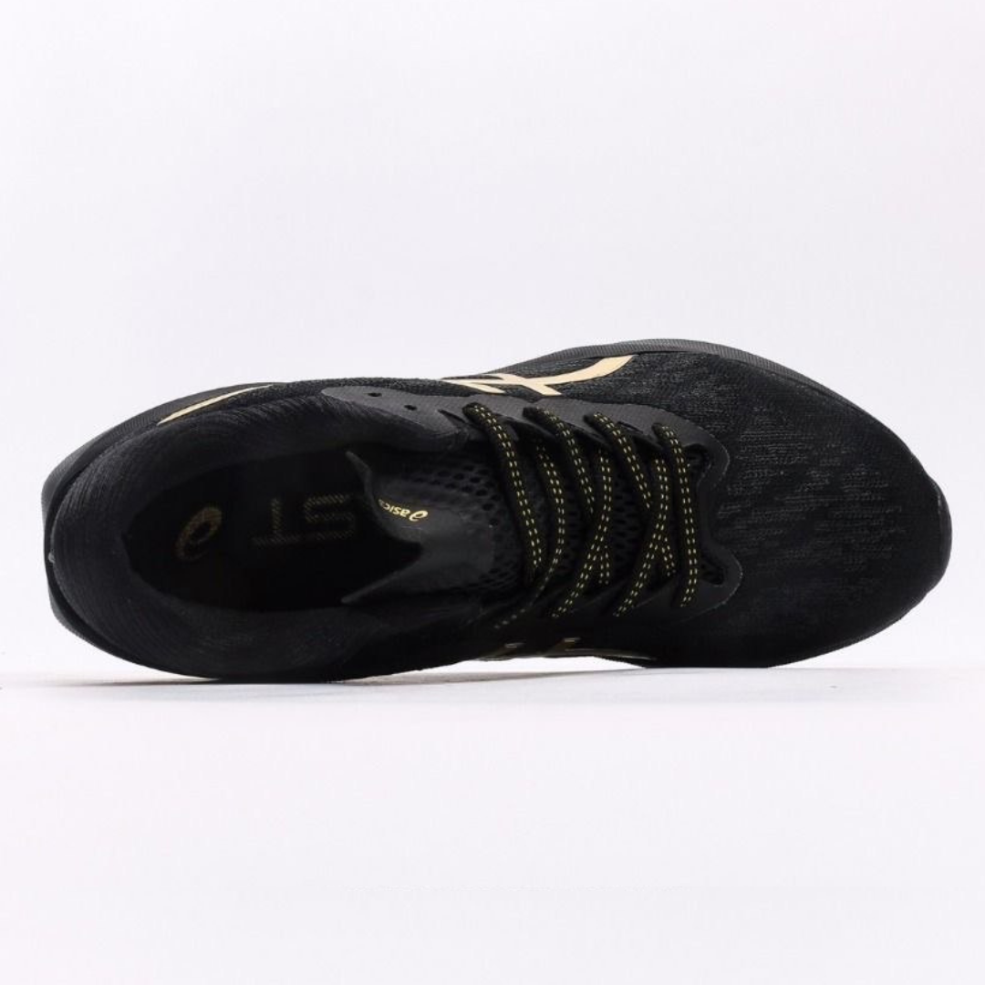 Asics Novablast 3 Preto/Dourado