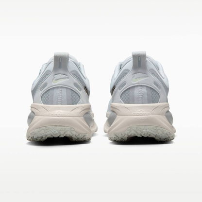 Nike Vomero 18 GORE-TEX - Cinza Metálico
