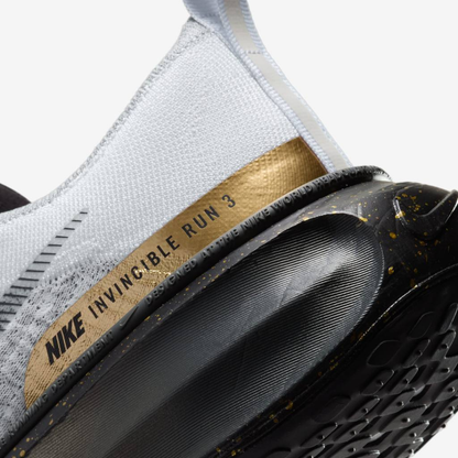 Nike Invincible Run 3 - Cinza/Preto Gold