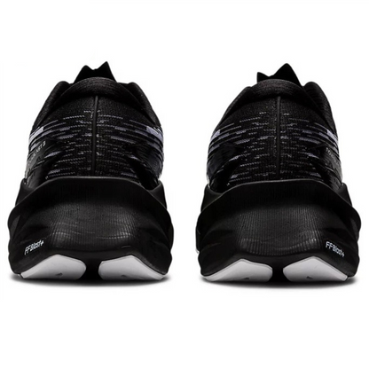Asics Novablast 3 Preto e Branco
