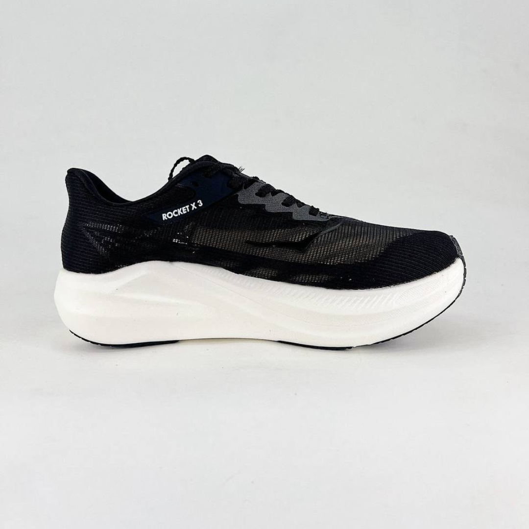 Hoka Rocket X 3 Unissex - Preto/Branco