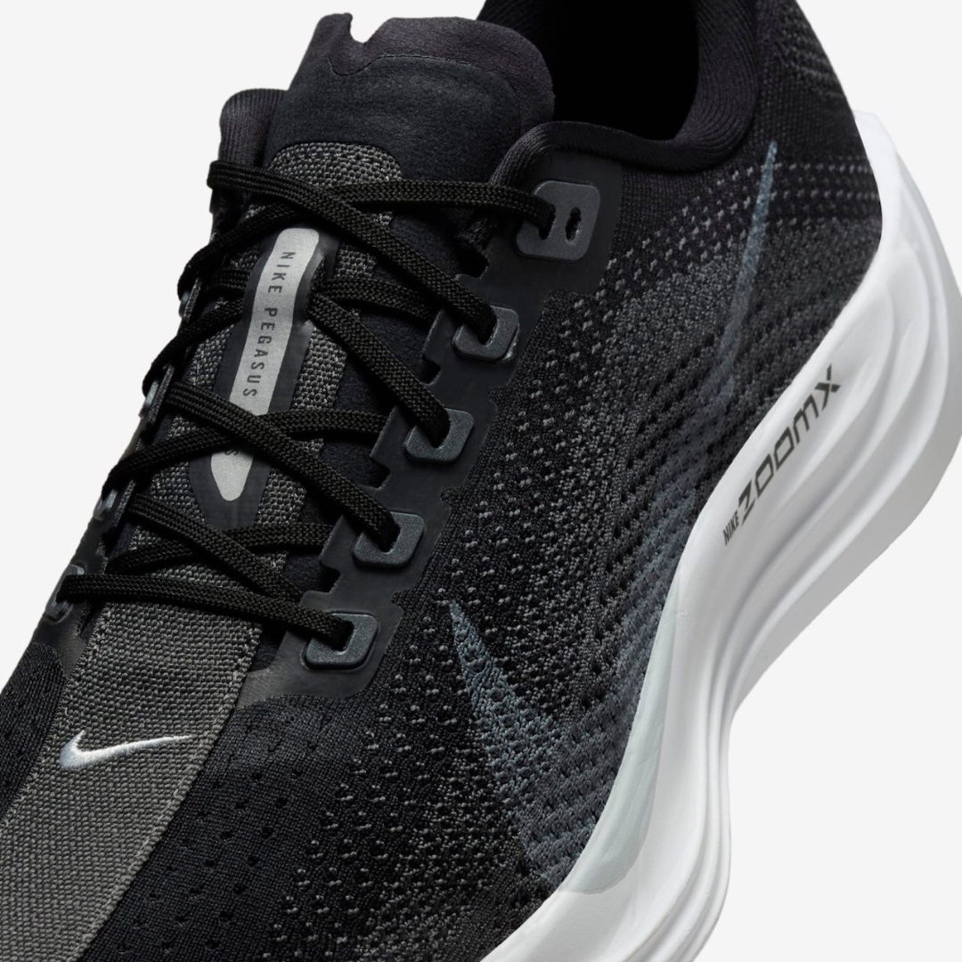 Nike Air Zoom Pegasus Plus - Preto/Branco