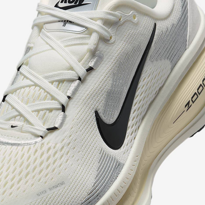 Nike Vomero 18 - Branco/Bege