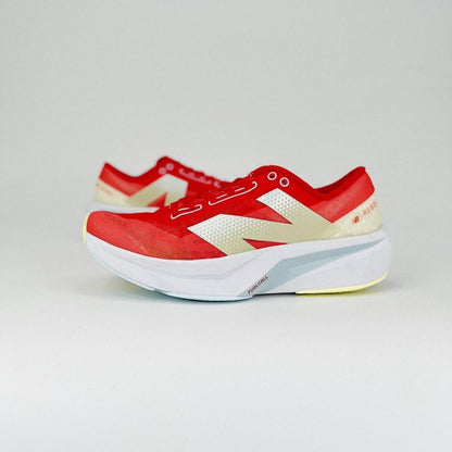 New Balance FuelCell Rebel V4 - Red/Gold
